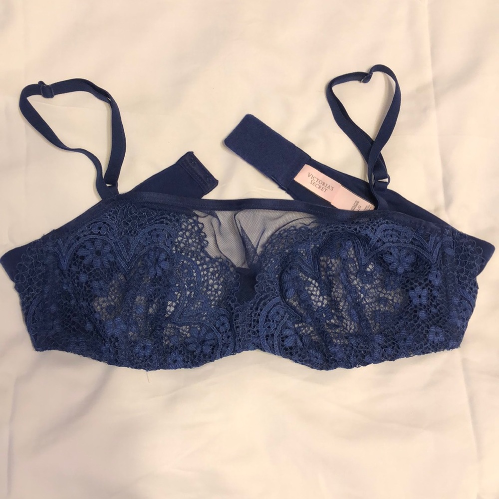 Victoria’s Secret Navy Bralette (L/G)